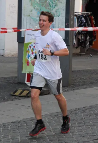 Bild: DIGITTRADE beim HALLIANZ-Spendenlauf zur Internationalen Woche gegen Rassismus in Halle engagiert