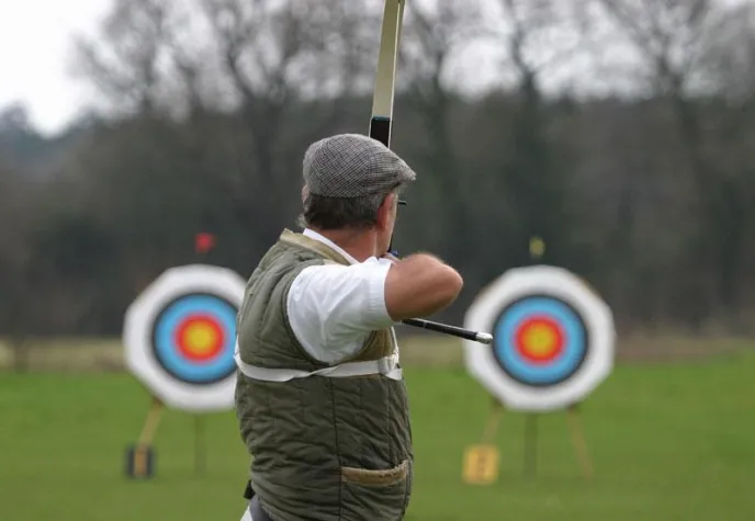 Bild: Mit Pfeil und Bogen zur inneren Harmonie