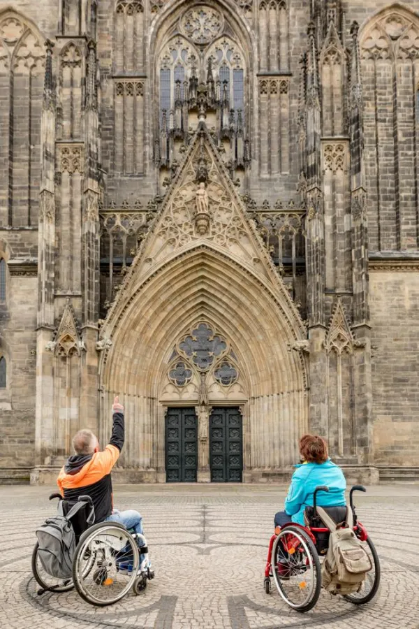 Der Magdeburger Dom ist auch für Rollstuhlfahrer zugänglich. Foto: Andreas Lander