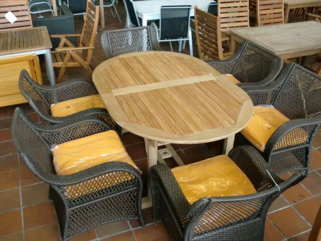 Bild: Versteigerung von diversen Gartenmöbeln