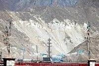 Bild: Tibeter sagen, der Bergbau an ihrem heiligen Berg löste das Erdbeben aus