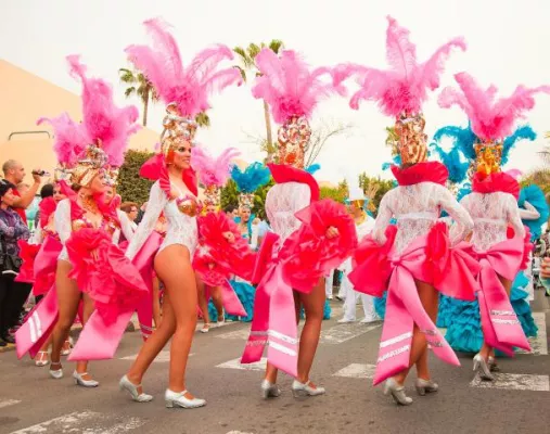 Bild: Hola statt Helau