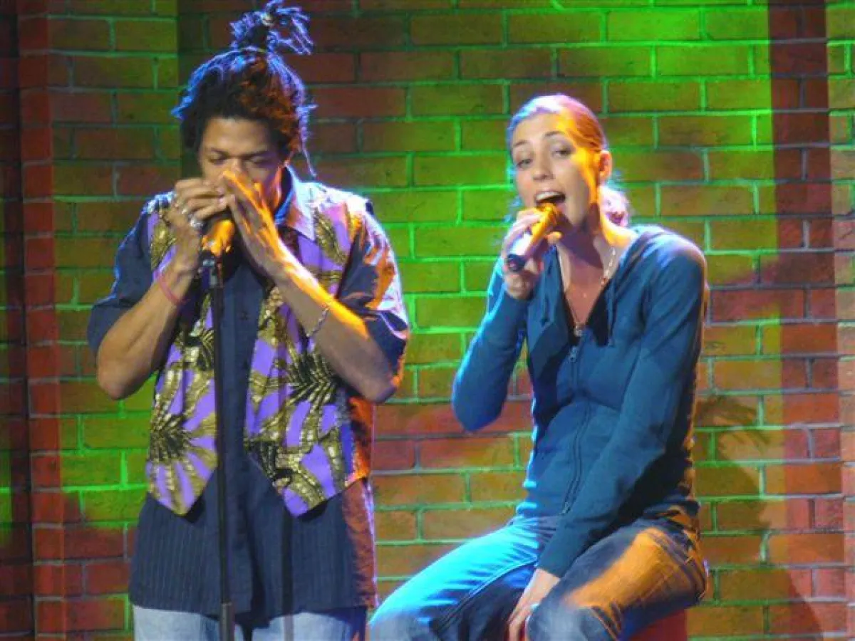 Dana Shanti mit Musiker