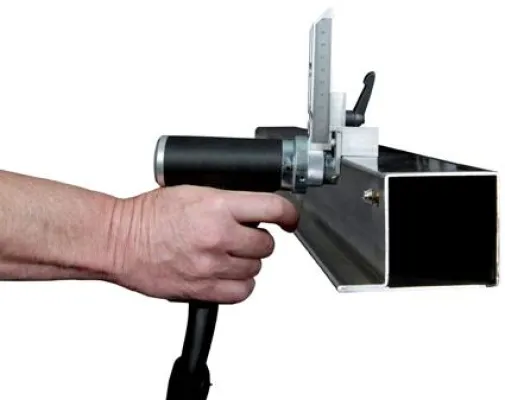 Bild: Bohrungsfrei und wasserdicht: Clips Schweißbolzen FF 36