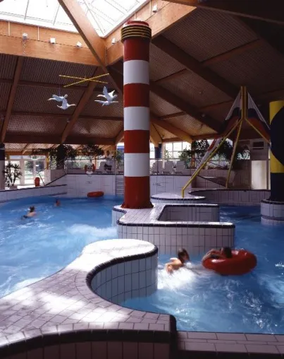 Bild: Energie-Sparen in Schwimm-, Hallen-, Freizeit -, Thermalbädern u. Fitness-Studios