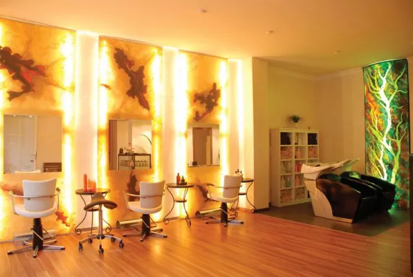 cocon Freiburg – Haare und Kultur / Neueröffnung des Friseurs am Siegesdenkmal Bild: cocon Freiburg – Haare und Kultur / Neueröffnung des Friseurs am Siegesdenkmal