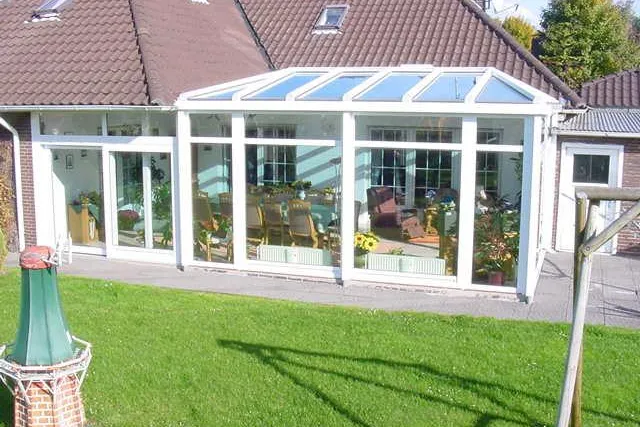 Bild: Wintergarten-Möbel aus Rattan