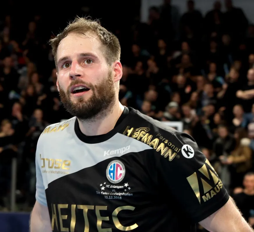 (HJKrieg, Erlangen) HC Erlangen: Bergicher HC - Spielmacher Nico Büdel ist voll motiviert