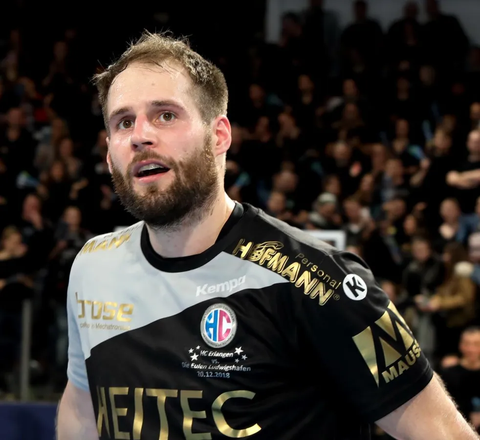 (HJKrieg, Erlangen)  HC Erlangen: Bergicher HC -  Spielmacher Nico Büdel ist voll motiviert