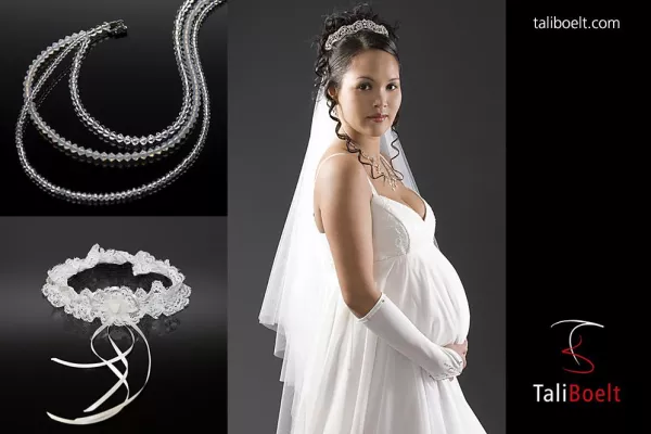 Schwanger heiraten mit individuell angepasster Brautmode von TaliBoelt® Couture & Jewellery Bild: Schwanger heiraten mit individuell angepasster Brautmode von TaliBoelt® Couture & Jewellery