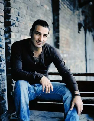 Bild: "One Night with the Stars" - Orange Blue-Sänger Volkan Baydar live im Schlosshotel Bühlerhöhe