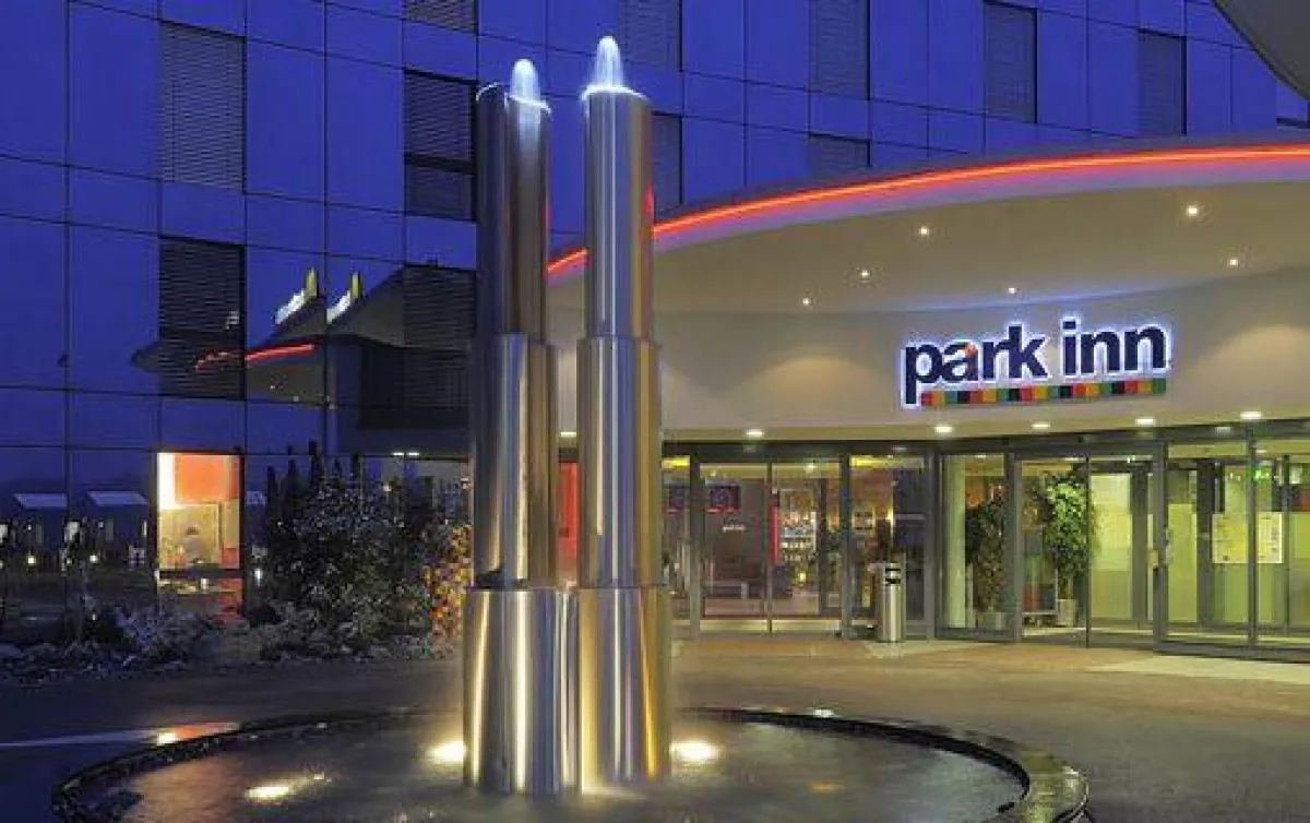 Geschäftshotel und Tagungshotel Park Inn Zürich Airport