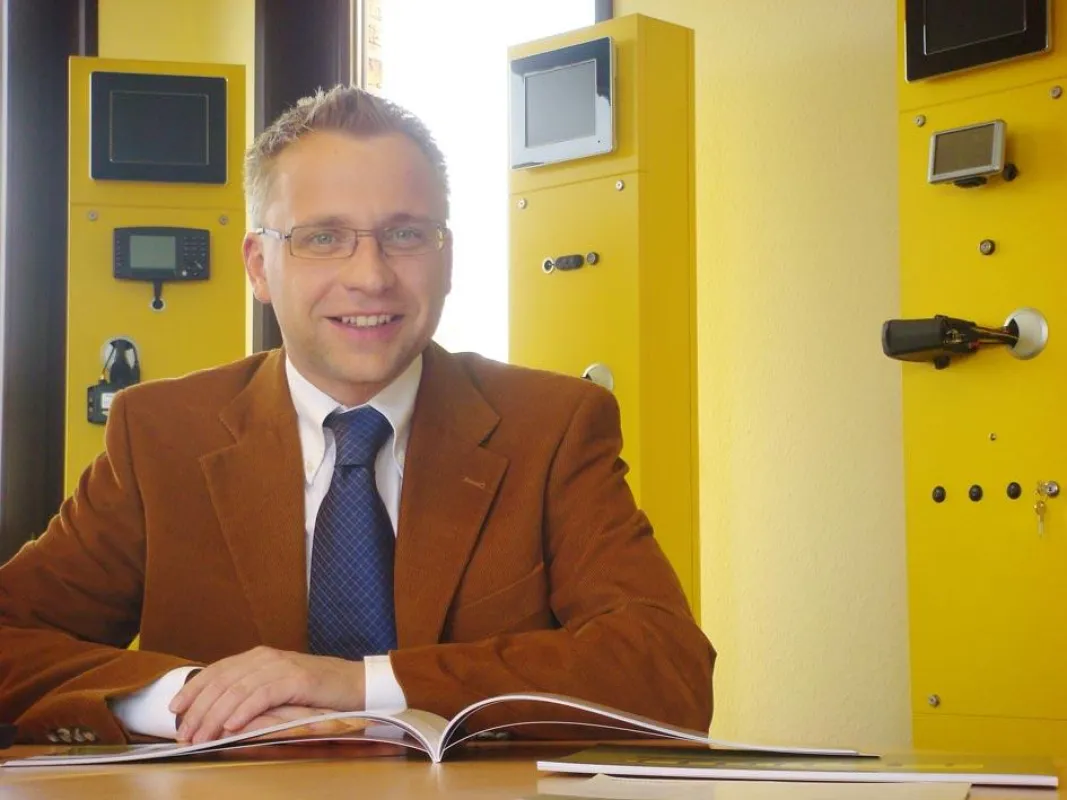 Thomas Gräbner, 33, ist seit April 2009 neuer Vertriebsleiter bei YellowFox