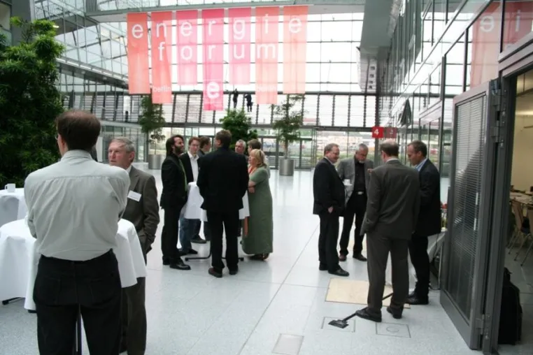 Bild: weiße LED für die Allgemeinbeleuchtung Seminar 26./27. Oktober 2010 Berlin