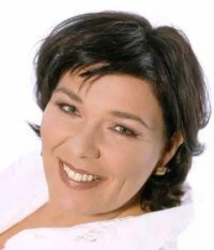 Bild: TV-Moderatorin Vera Int-Veen im Gespräch mit WomenWeb