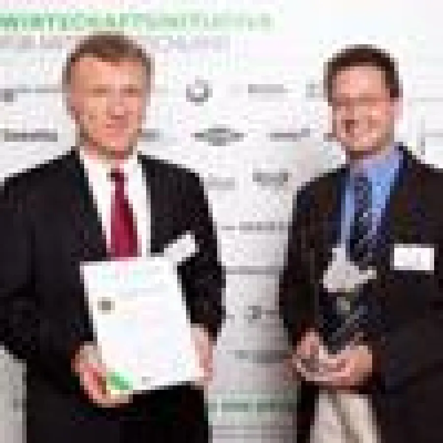 Dr. Fred Grunert und Gunter Sieß von MAZeT nahmen am 10. Juni 2009 den Innovationspreis Mitteldeutschland