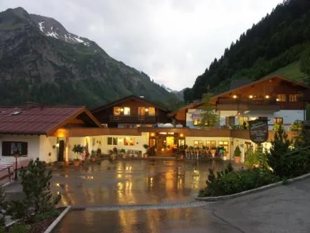 Auf Dornröschens Spuren - Montague & Capulet macht Urlaub im Rosenhof Bild: Auf Dornröschens Spuren - Montague & Capulet macht Urlaub im Rosenhof