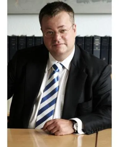 Strafrechtliches Risikomanagement für Unternehmer und leitende Angestellte Bild: Strafrechtliches Risikomanagement für Unternehmer und leitende Angestellte