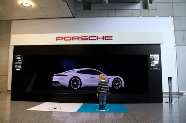 Bild: Porsche HOLOCO XXXL bei dem Automotive Brand Contest 2016