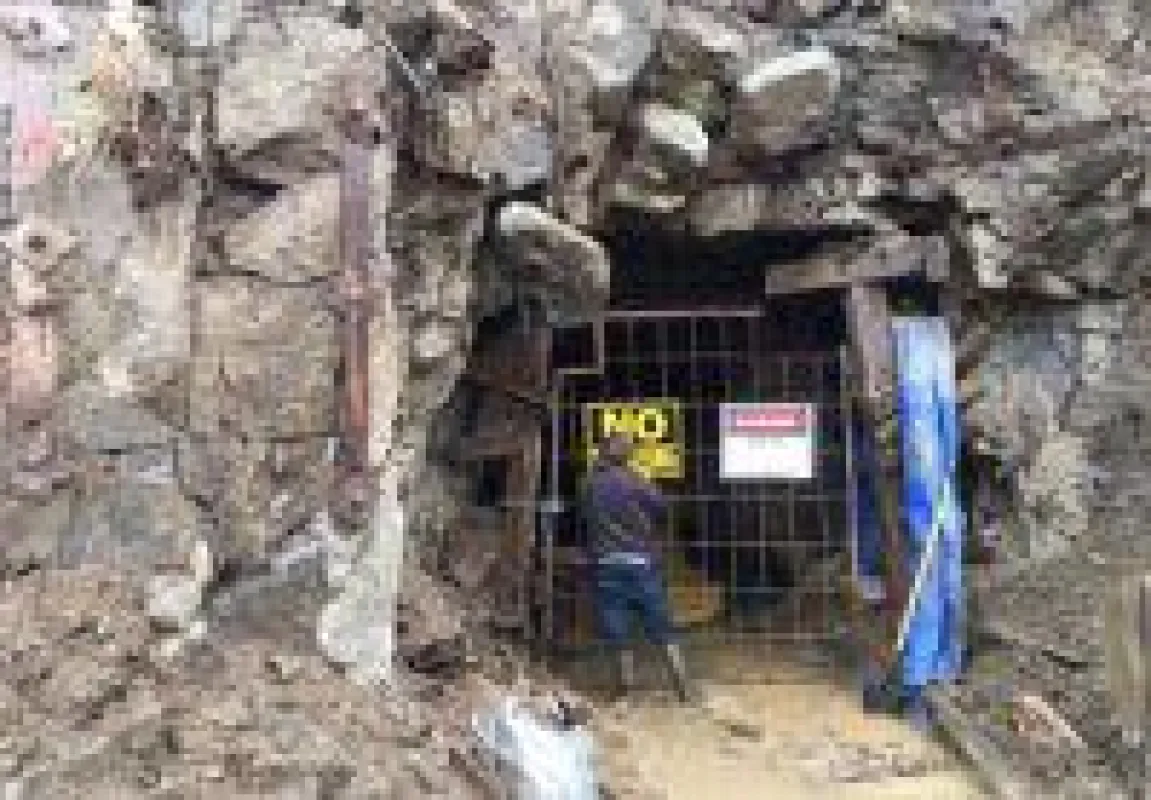 Portal auf dem Brett-Projekt; Foto: Ximen Mining