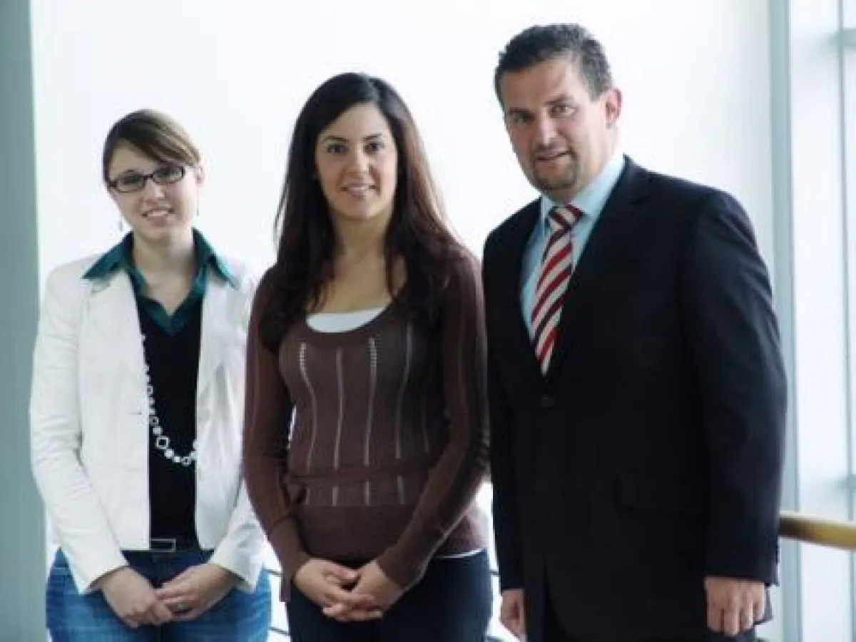 (v. r.) Dr.-Ing. Frank Thielemann, Duygu Alagöz und Janina Richts
