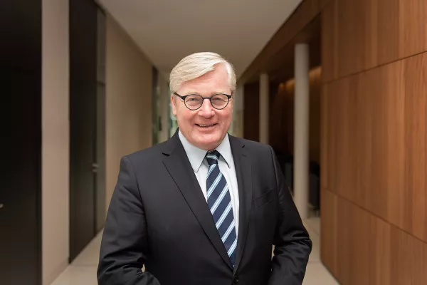 Bild: Niedersachsens Wirtschaftsminister Dr. Bernd Althusmann zu Gast in Wolfsburg