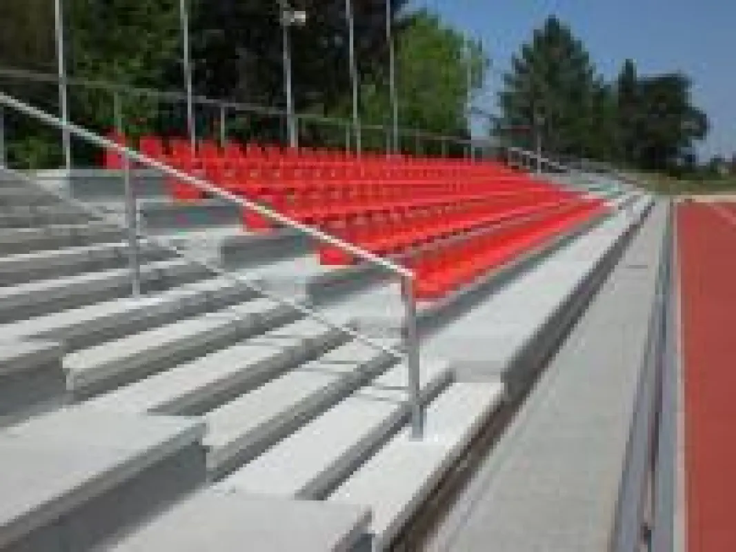 Im Stadion der Jugend im sächsischen Kamenz hat das neue Stadionstufensystem der Firma Grafe Beton Premiere