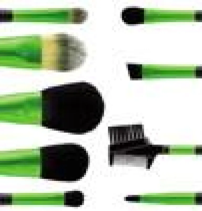 Die neuen kompostierbaren Make-up Pinselstiele von NVEY ECO sind weltweit einmalig.