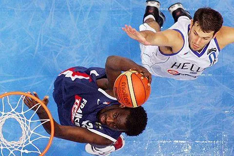 Bild: FIBA, Europäischer Basketball Verband, lässt Mikrofilmbestände bei DRS Digitalisieren