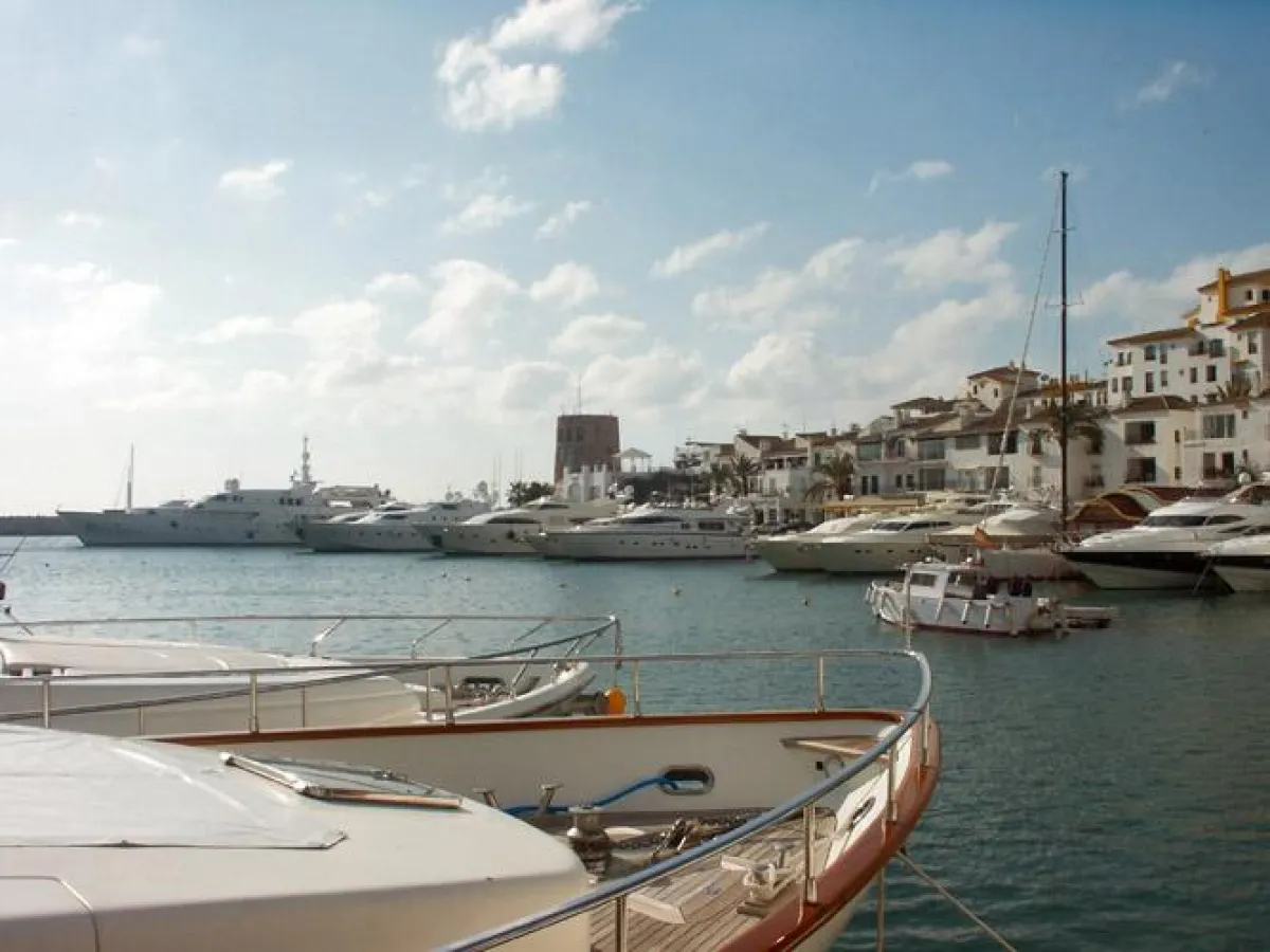 Der Puerto Banús in Marbella besitzt den höchsten Promi-Faktor an der Costa del Sol. Copyright: CreativeCommons/Bernard bill5
