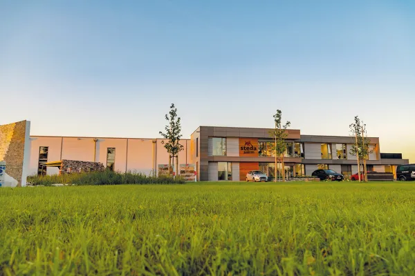 Bild: In 10 Jahren aus dem Dorf direkt auf die Erfolgsspur: Meppener Gartenhaus-Experte Steda feiert Firmenjubiläum