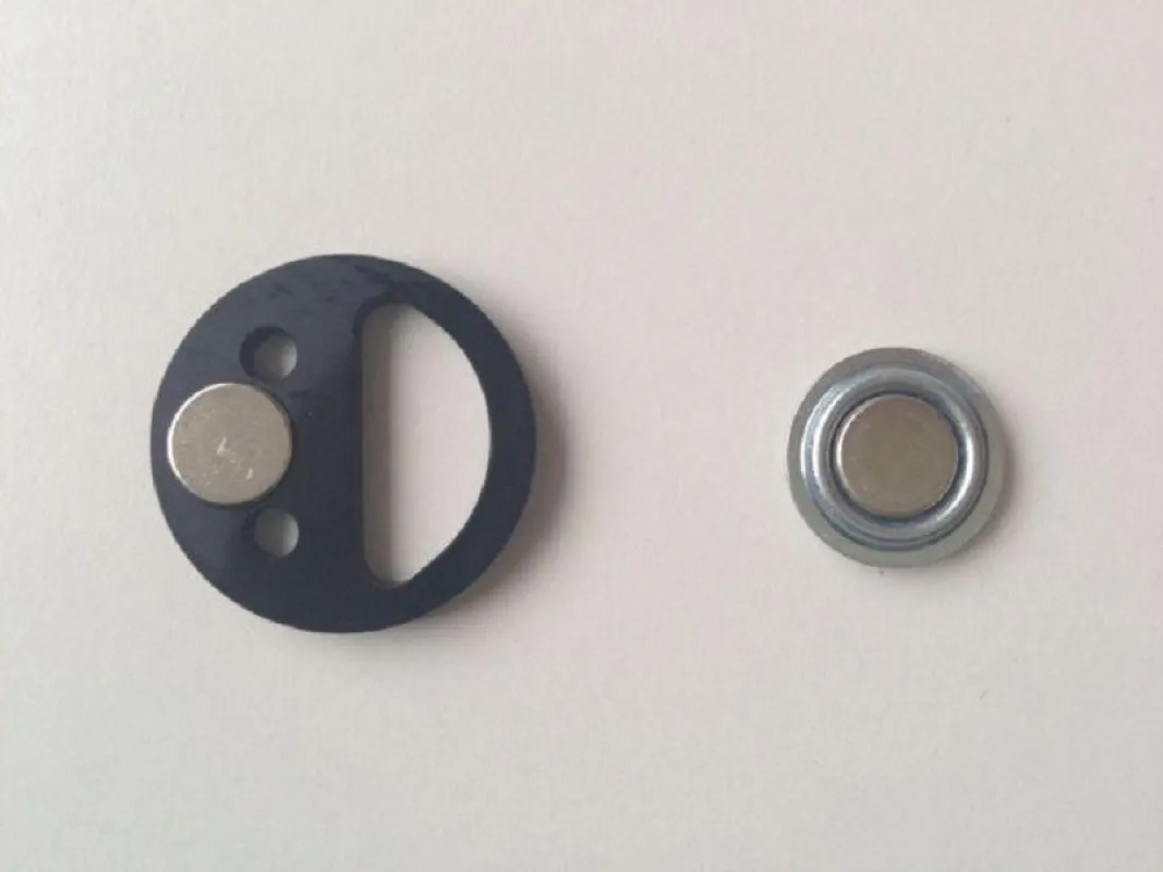 Mit dem magnetischen Brillenhalter Smiley ist die Brille immer zur Hand