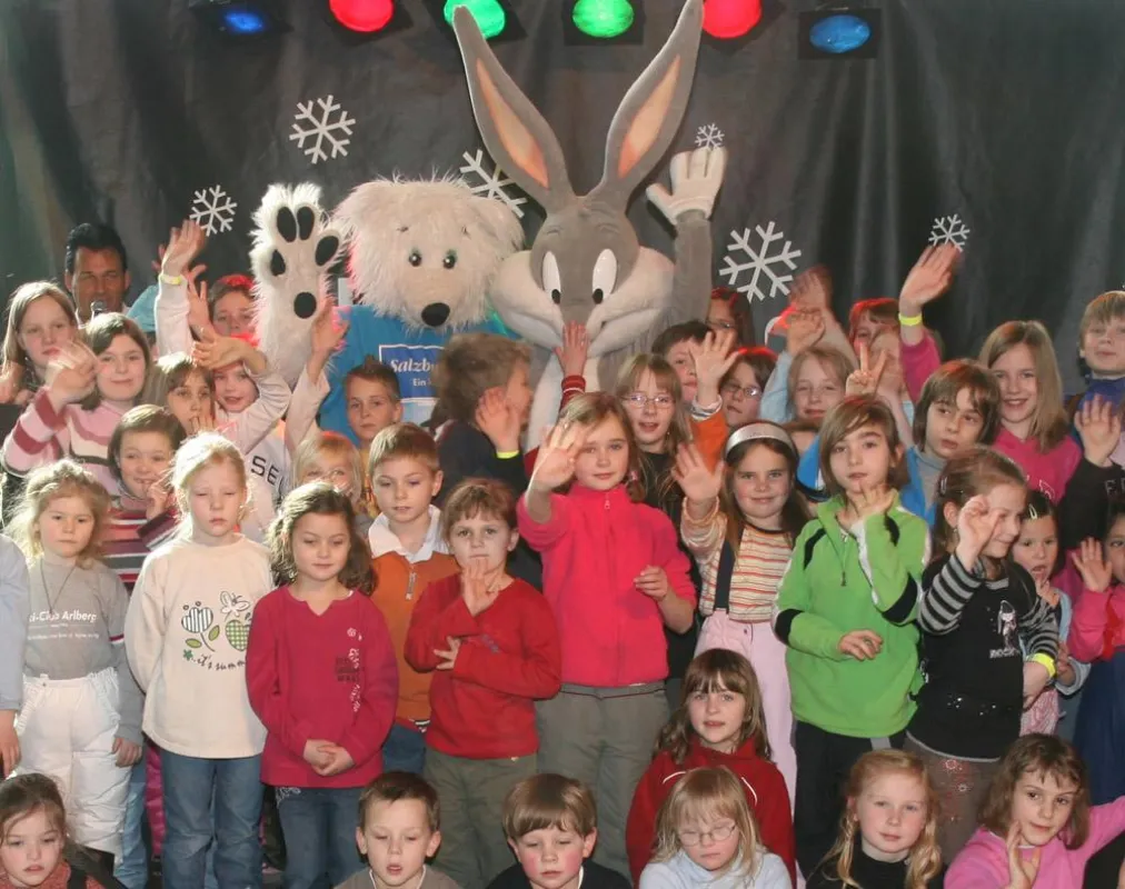 Die Looney Tunes Sportparty in der Skihalle Neuss mit Bugs Bunny und dem allrounder Schneebären