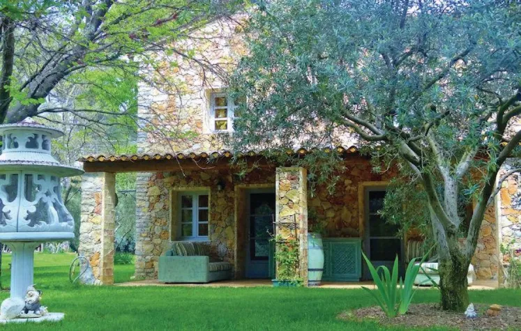 Bild: Ein Ferienhaus in der Provence im Luberon Nationalpark