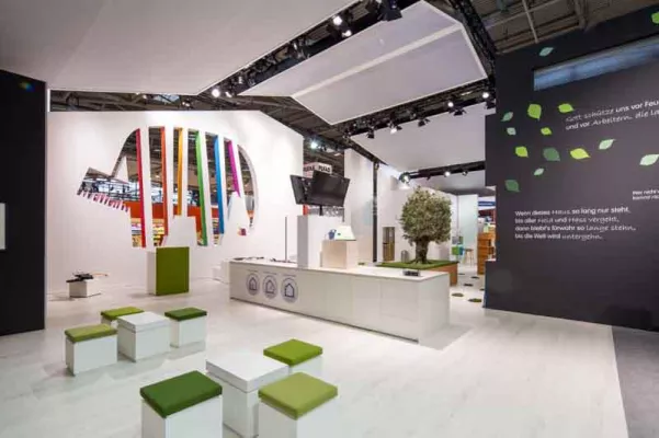 Bild: KALLE KRAUSE baut Messestand für Caparol auf der FAF 2016 in München