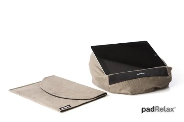 Bild: Mit padRelax hält Ihr iPad stets die Stellung!Neue anpassungsfähige Halterung für das iPad im modischen Design