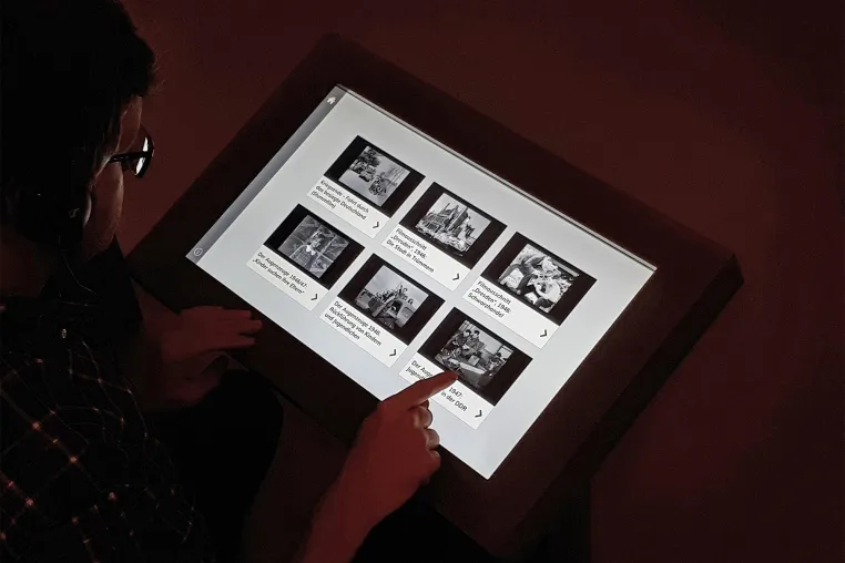 Bild: Ausstellung „Jugendwerkhof Königstein, 1949-1955“ auf der Festung Königstein mit neuen Medienstationen