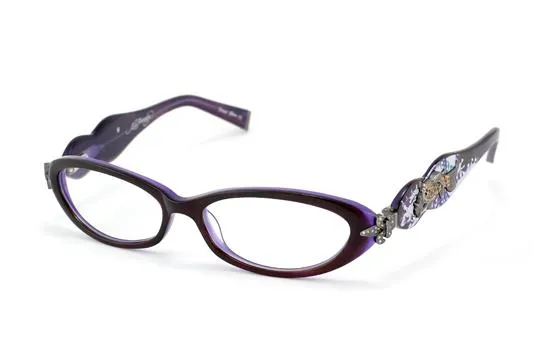 Gestochen scharf – Die neuen Brillen von Ed Hardy Bild: Gestochen scharf – Die neuen Brillen von Ed Hardy