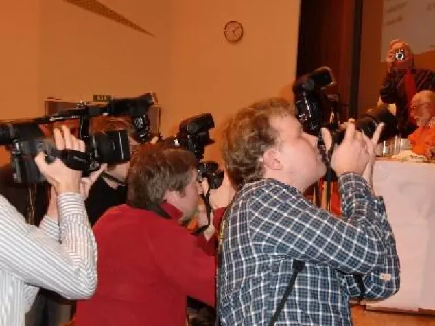 Einladung zum Pressegespräch: Brisante Entwicklungen im Fall des Rindersterbens in Erpfenhausen Bild: Einladung zum Pressegespräch: Brisante Entwicklungen im Fall des Rindersterbens in Erpfenhausen