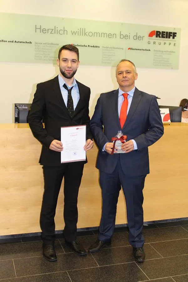 Stefan Gaugel und Jürgen Millich; Segmentleiter von Gummi- und Kunststofftechnik bei Reiff Technisch