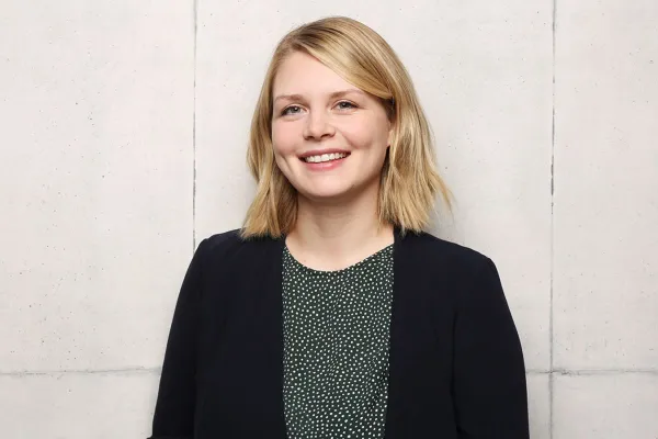 Bild: Babelli.de erweitert Kompetenz mit Hebamme Emely Hoppe