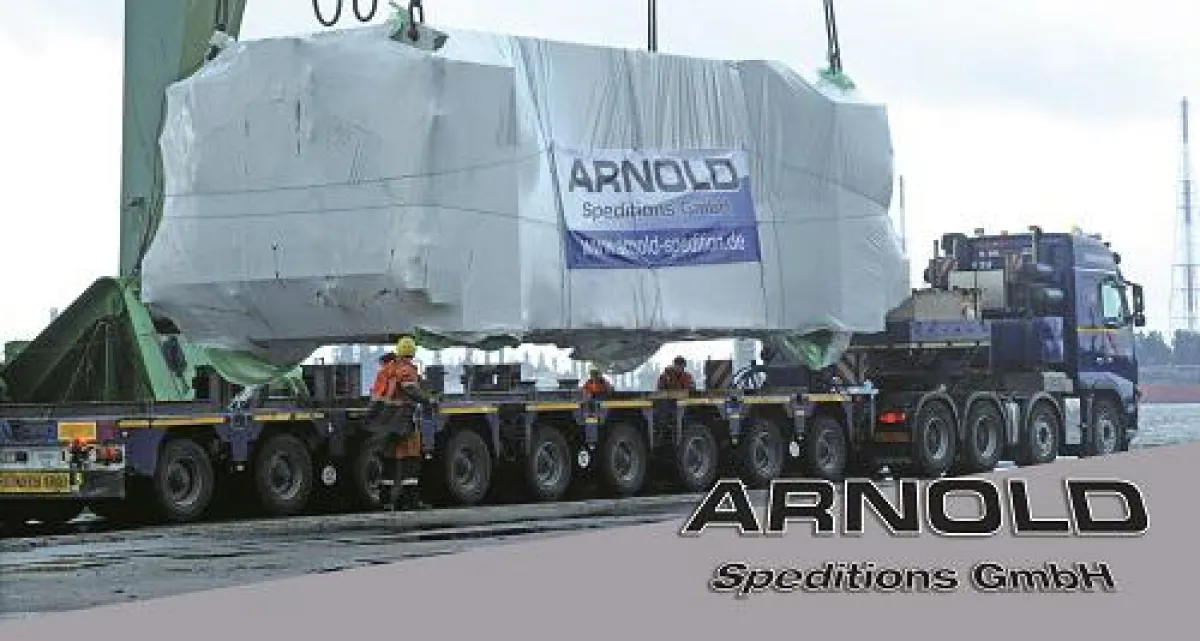 Die Verhüllung schützt die Ladung selbst aber auch die Privatsphäre der Kunden von Arnold Schwerlast