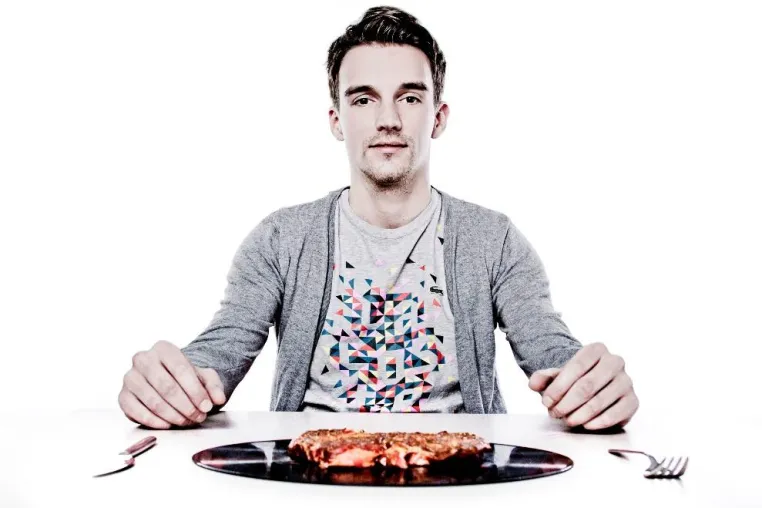 DJ Twizzstar – Neu im DJ-Team bei Next Level Berlin Bild: DJ Twizzstar – Neu im DJ-Team bei Next Level Berlin