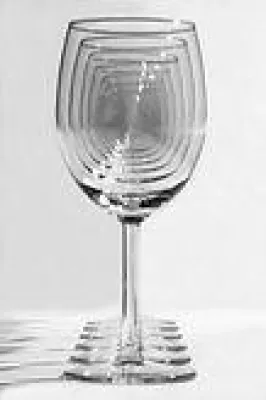 Bild: Promille, Pulle und Police:  Alkohol gefährdet privaten und gesetzlichen Unfallschutz