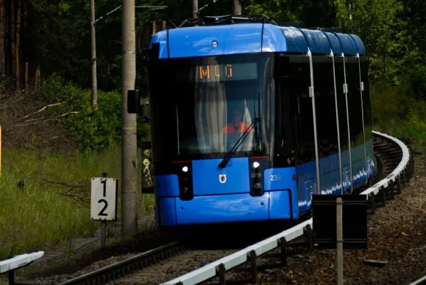 Bild: Neuer Guinness-Weltrekord Titel: Stadler Variobahn fährt Weltrekord mit Batterie