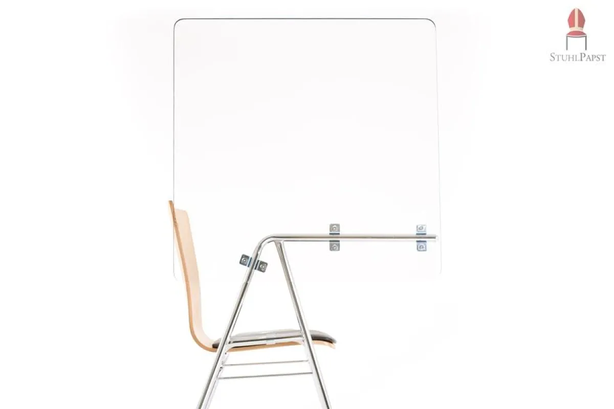 Acrylglas Virenschutz am Stuhl um Reihenverbindungen zu ermöglichen trotz Corona