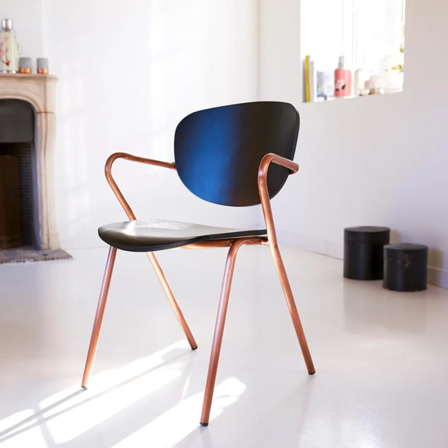 STUHL AUS METALL UND EICHE ADA KUPFER