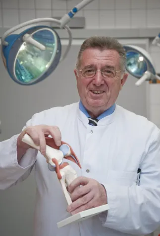 Bild: Kunstknie? Natürlich