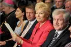 Erika Steinbach und die Konservativen - Erneuerbare Zahlungsmittel Bild: Erika Steinbach und die Konservativen - Erneuerbare Zahlungsmittel