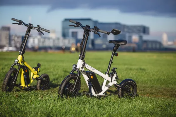 Bild: STEEREON C20 & C25 – Hybrid aus E-Bike & E-Scooter